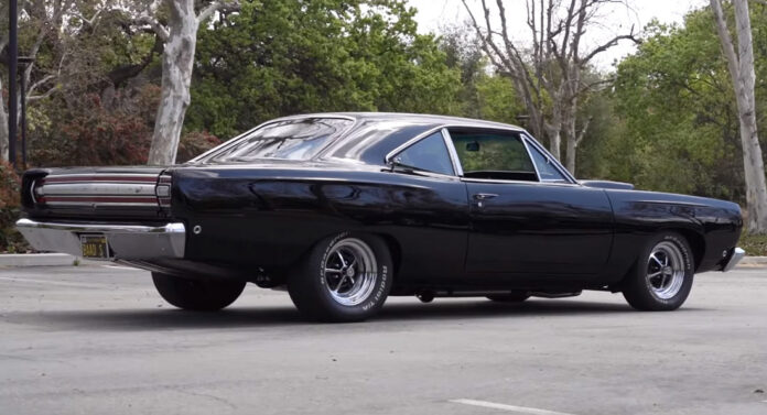 Plymouth-Road-Runner